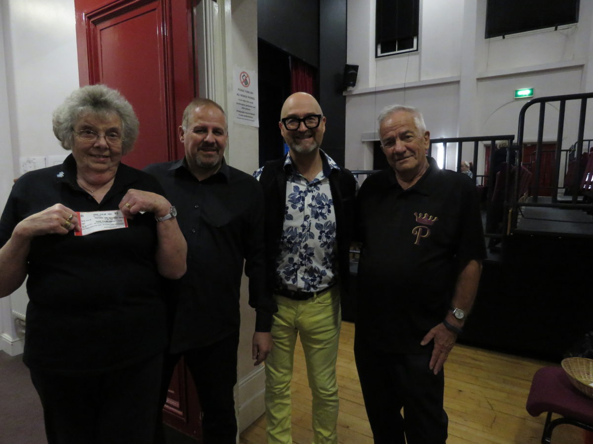 Tv Host Of Bargain Hunt And Antiques Roadtrip Entertains Burnham Theatre Audience