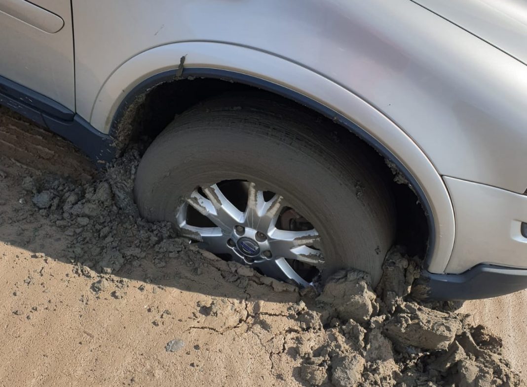 Car Gets Stranded In Sea On Brean Beach After Its Wheels Get Stuck In Mud