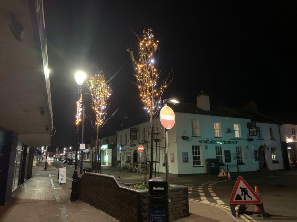 VIDEO: Burnham-On-Sea and Highbridge town centres light up for Christmas