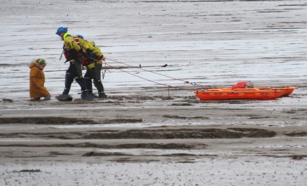 Girl 11 Rescued After Getting Stuck In Mud On Burnham On Sea Beach 4930