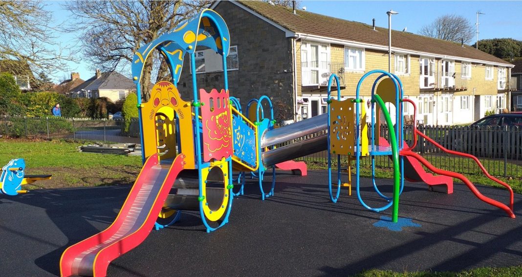 Burnham-On-Sea Crosses Penn play area