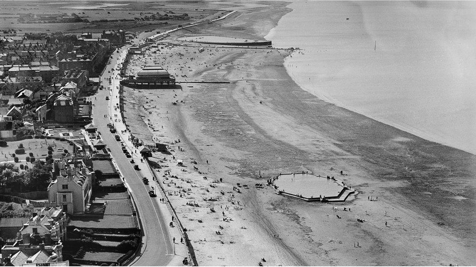 Photo of Burnham On Sea in 1932 featured in new seaside heritage book