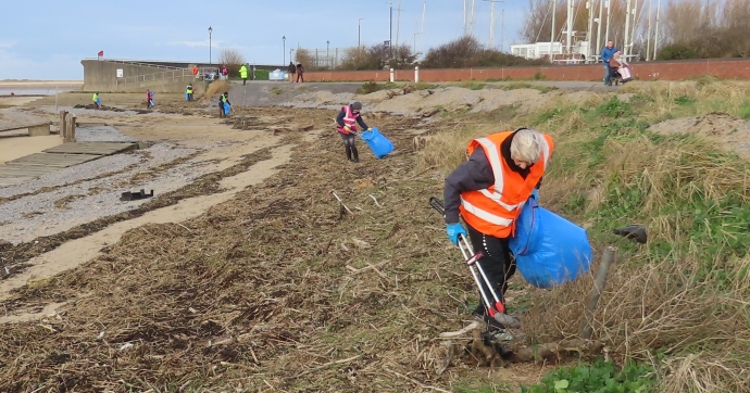 Friends of Burnham Beach at beach clean