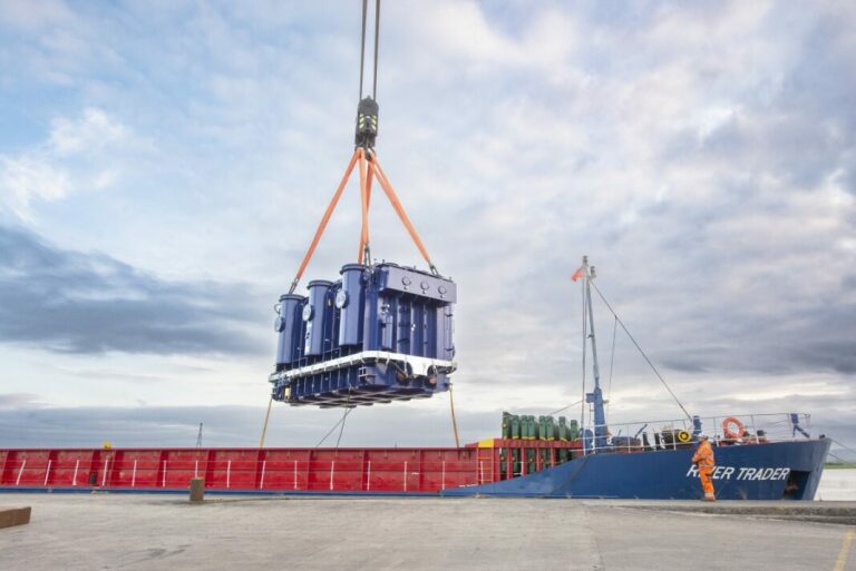 174-tonne transformer transported past Burnham by sea to Dunball Wharf ...