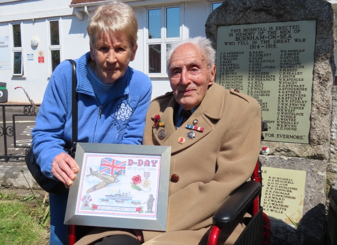 Burnham-On-Sea.com: D-Day 80th anniversary atb Burnham-On-Sea War Memorial 