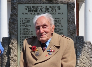 Burnham-On-Sea.com: D-Day 80th anniversary atb Burnham-On-Sea War Memorial