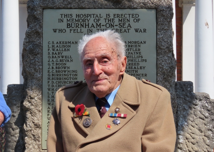 Burnham-On-Sea.com: D-Day 80th anniversary atb Burnham-On-Sea War Memorial