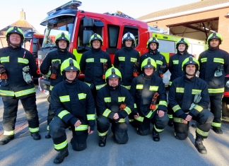 Burnham-On-Sea.com: Burnham-On-Sea fire station station officer Steve Fowler with crew