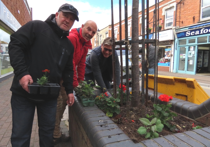 Burnham-On-Sea town centre gets a dash of summer colour thanks to Freemasons