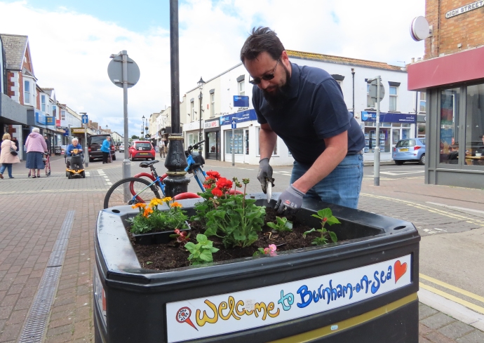 Burnham-On-Sea town centre gets a dash of summer colour thanks to Freemasons