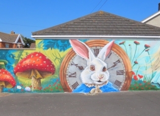 Burnham-On-Sea.com: New street mural by Robin Gunney unveiled in Burnham-On-Sea