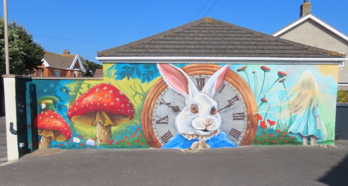 Burnham-On-Sea.com: New street mural by Robin Gunney unveiled in Burnham-On-Sea