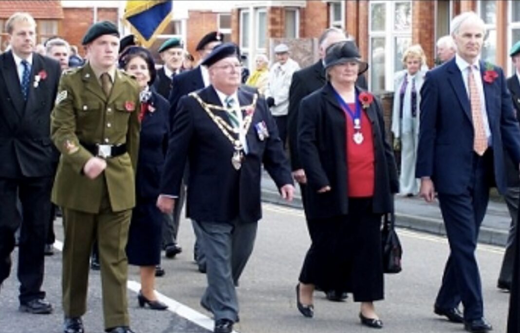 Eric and Gillian Gill as Burnham-On-Sea and Highbridge Mayor and Mayoress