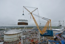 Burnham-On-Sea.com: Giant crane lifts 423-tonne steel liner ring into position at Hinkley Point C