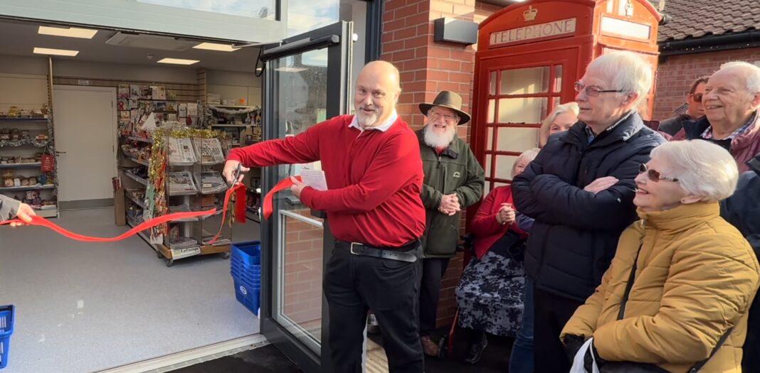 Ribbon cutting ceremony held to open Brent Knoll’s new community shop